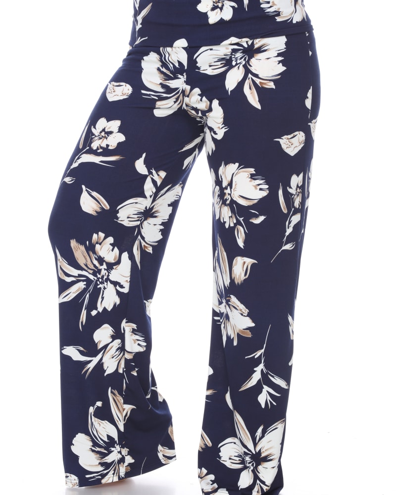 Front of a model wearing a size 2X Flower Print Palazzo Pants in Navy by White Mark. | dia_product_style_image_id:247382